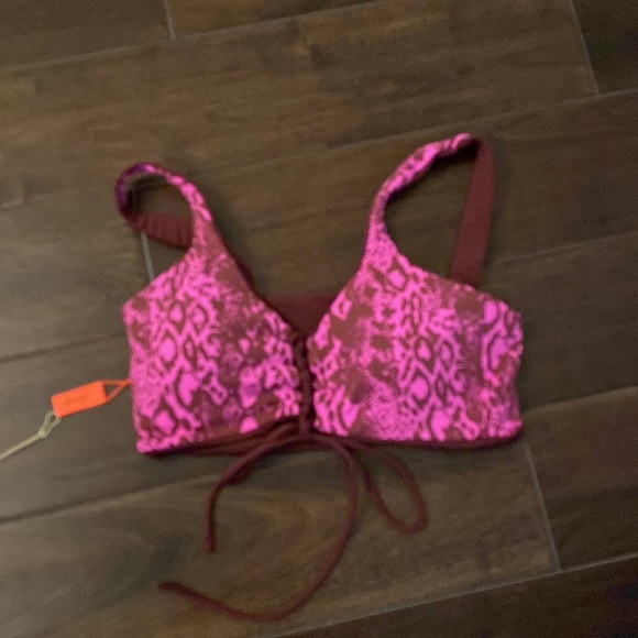 Maaji bikini top reversible SZL nwt animal print maroon cross lace removable cup - Picture 3 of 5